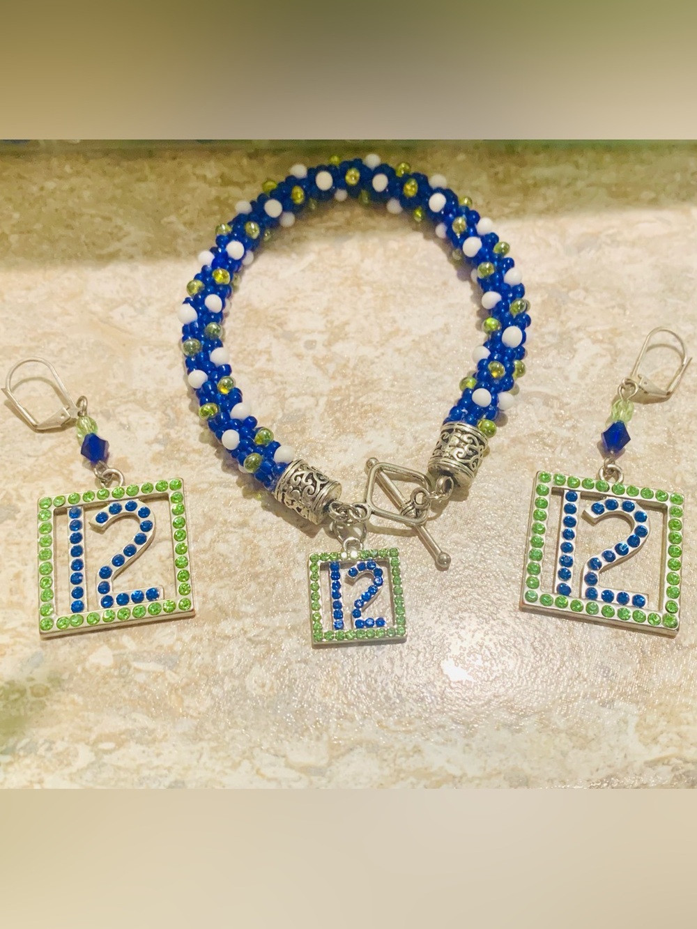 Seahawks 12s Blue, White & Green Beaded Bracelet and Earring Set